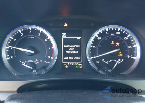 2018 Toyota Highlander Se/Xle z USA, uszkodzony, nr VIN 5TDKZRFH9JS531633